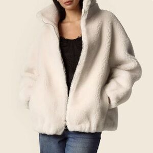 Stylus white cream zipper Sherpa faux fur jacket women’s small